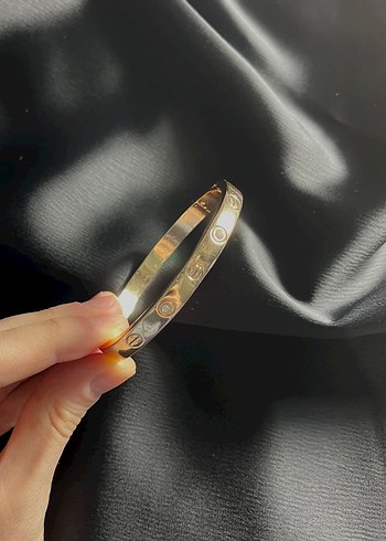 Beyaz boncuklu bileklik ve altın kaplama çelik kararmaz künye - Görsel 3