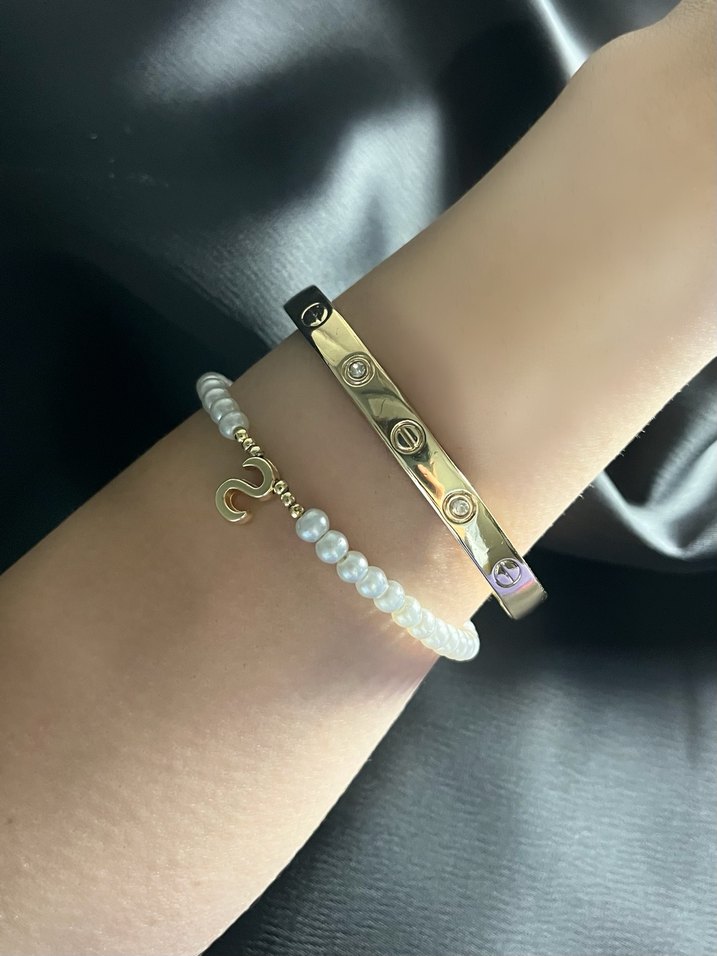 Beyaz boncuklu bileklik ve altın kaplama çelik kararmaz künye - Görsel 2