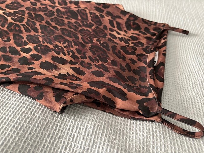 s Beden Leopar desenli askılı uzun elbise