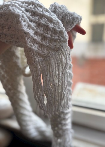 Beyaz el örgü uzun atkı - Görsel 4