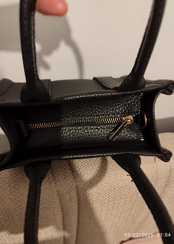 Siyah Deri Kadın Çanta - Fermuarlı, Parisli Stil - Görsel 4