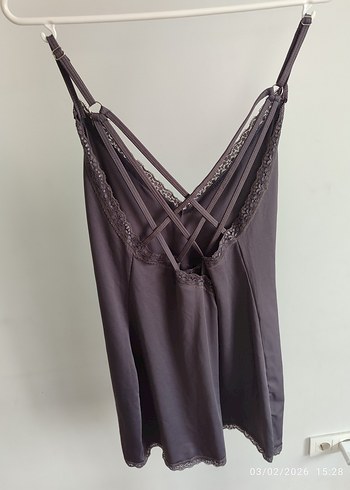 Gri Dantel Detaylı V Yakalı İnce Askılı Atlet - Görsel 2