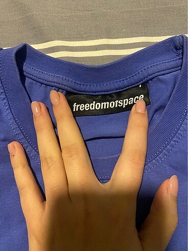 l Beden Freedom of space tisort