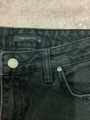 Trendyol & Milla Siyah jean