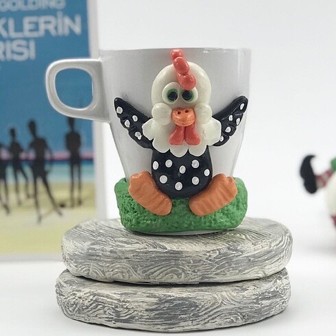 Şaşkın Tavuk Figürlü Porselen Hamuru Kupa Bardak