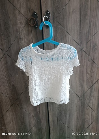 Dantel Detaylı Beyaz Kısa Kollu Bluz