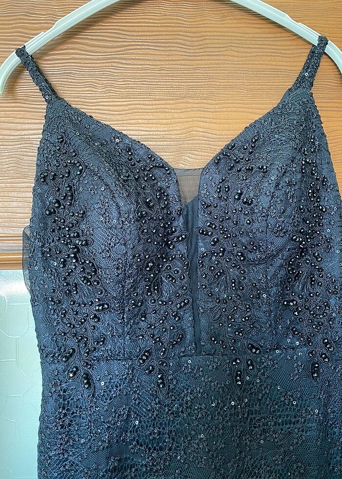 Siyah askılı abiye - Görsel 5