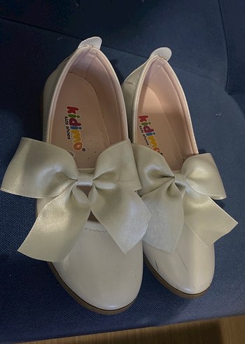 Kız Çocuk Beyaz Fiyonklu Babet Ayakkabı - Görsel 3