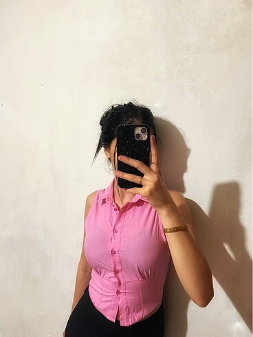 Pembe gömlek