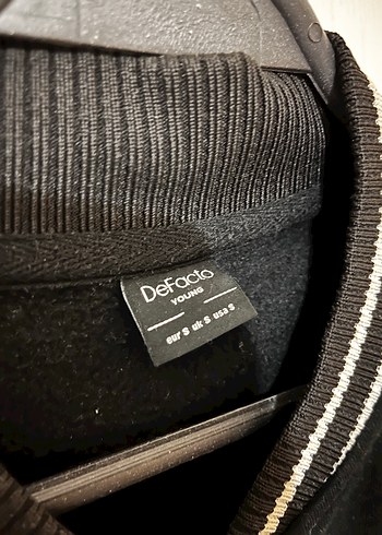 Siyah Düğmeli Kadın Ceket - Görsel 3