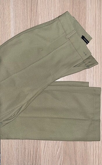 Trendyolmilla yeşil pantolon