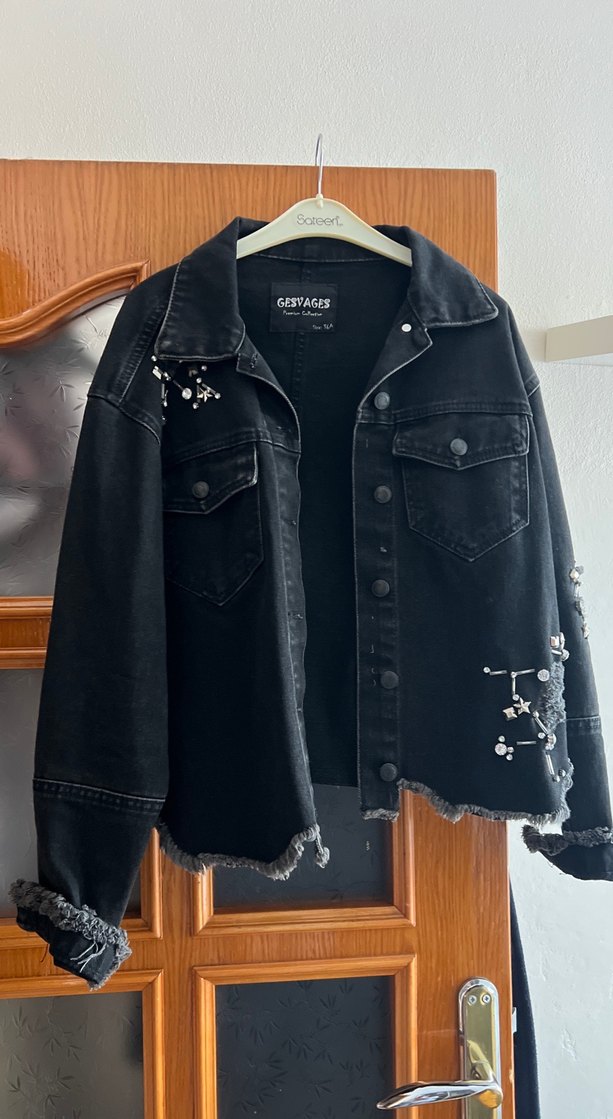 Siyah Nakışlı Düğmeli Kadın Kot Ceket - Görsel 2