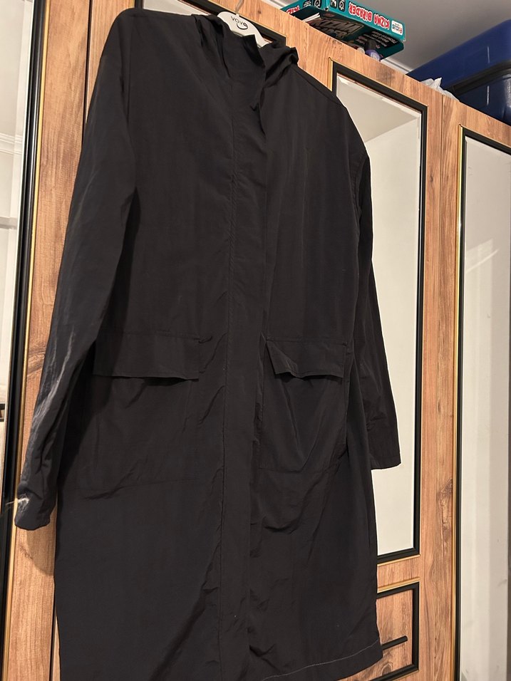 Siyah Rahat Kesim Kadın yağmurluk - Görsel 2