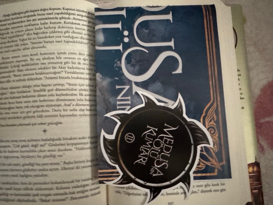 Medusanın Ölü Kumları 1-2 Kutulu Set - Görsel 3