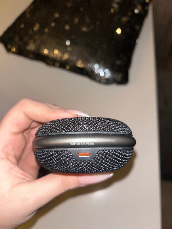 JBL Siyah Taşınabilir Bluetooth Hoparlör - Görsel 4