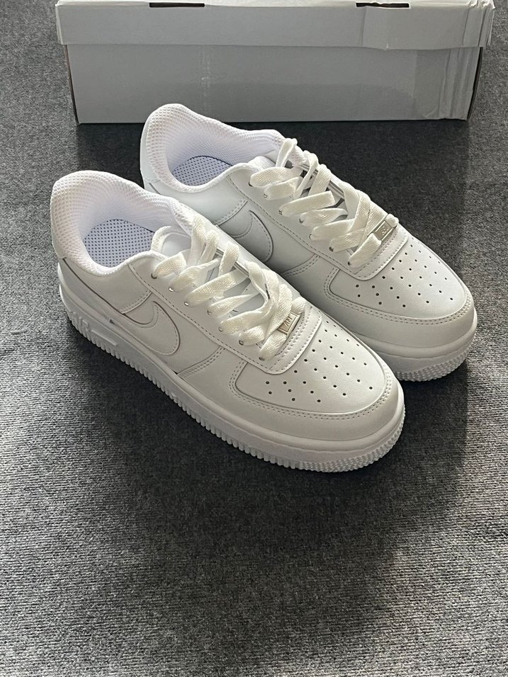 Nike Air Force Kadın Sneakers - Görsel 2