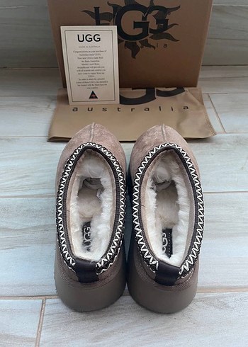 UGG Kadın Kahverengi Süet Kürklü Terlik - Görsel 3