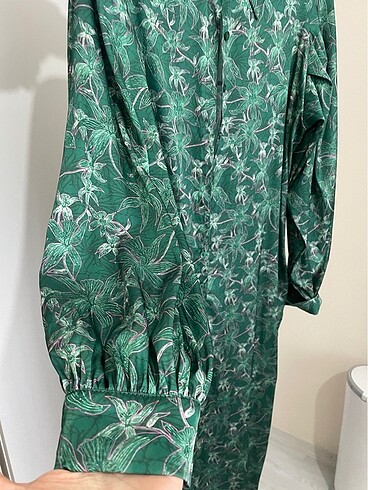 desenli saten elbise - Görsel 3