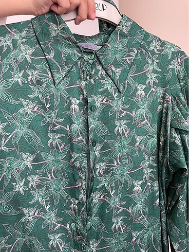 desenli saten elbise - Görsel 5