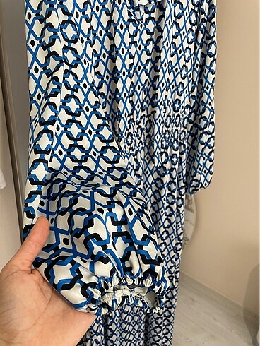 mavi desenli saten elbise - Görsel 5