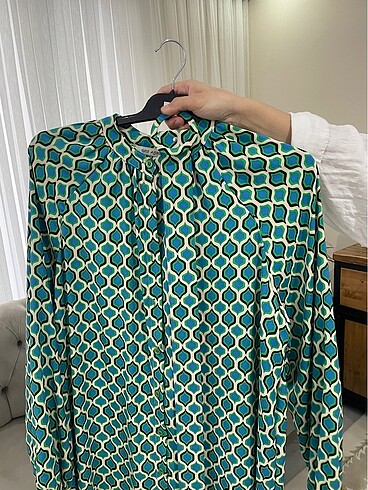 desenli saten elbise - Görsel 3