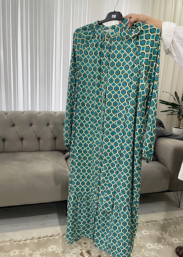 desenli saten elbise - Görsel 4