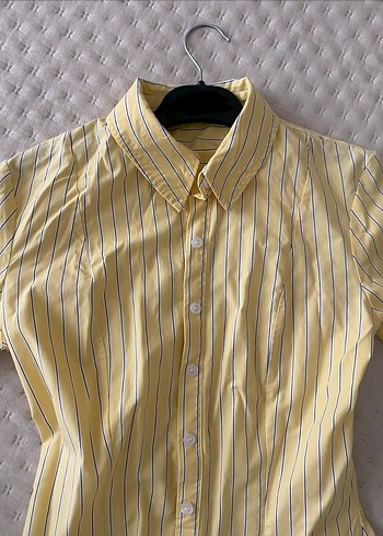 Sarı Düğmeli Uzun Kollu Kadın Gömlek - Görsel 2