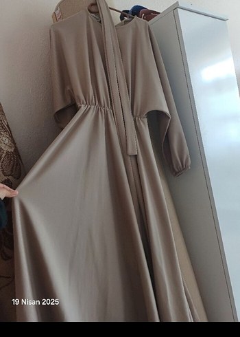 Bej Uzun Drapeli Kadın Elbise - Görsel 2