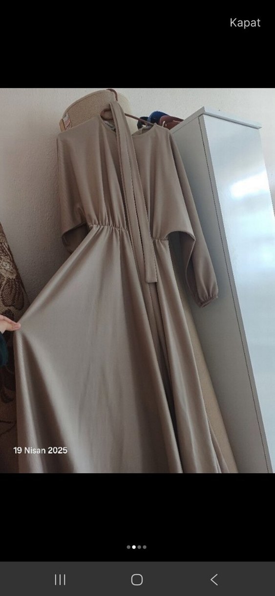 Bej Uzun Drapeli Kadın Elbise - Görsel 2