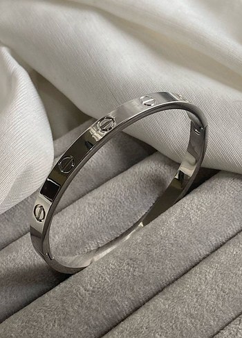 Cartier Sadece İnstagram : yo_y_tu_1999