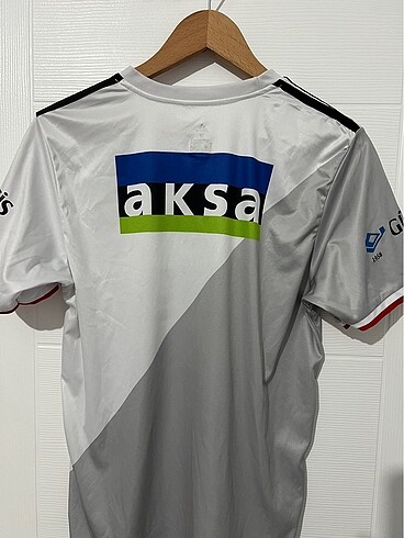 m Beden Beşiktaş