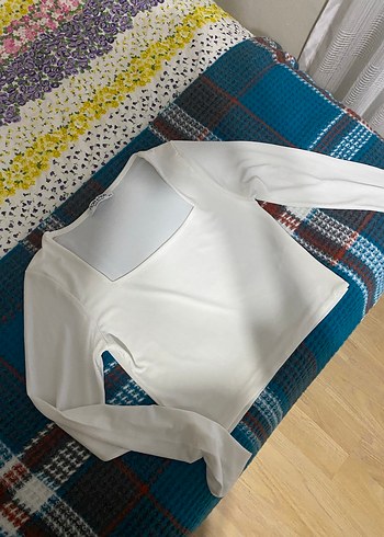 Beyaz Uzun Kollu Crop Top - Görsel 3