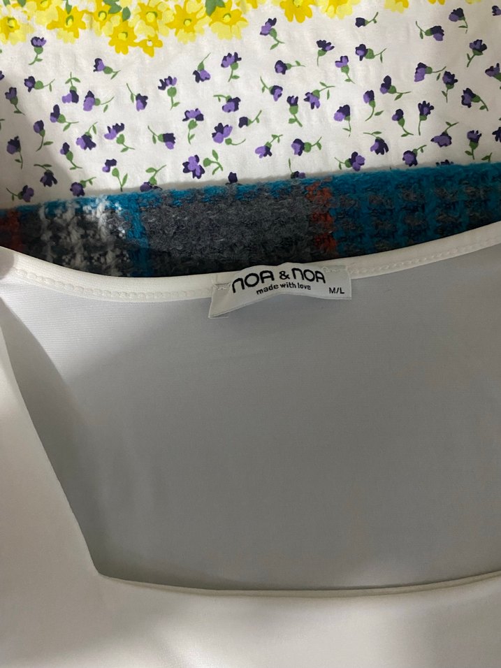 Beyaz Uzun Kollu Crop Top - Görsel 5