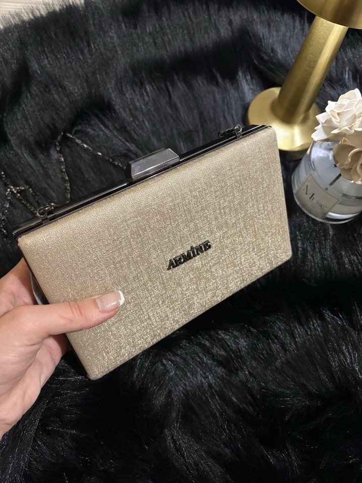 Altın Renkli Parlak Süet Kadın Portföy Çanta - Görsel 2