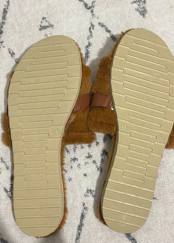 Kahverengi Tokalı Kadın Ev Terliği - Görsel 2