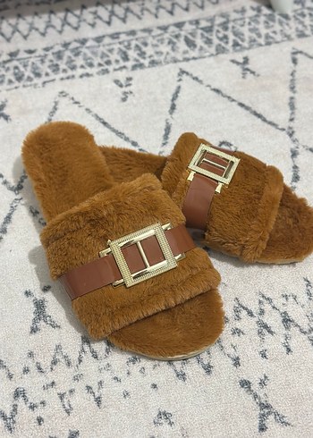 Kahverengi Tokalı Kadın Ev Terliği - Görsel 4