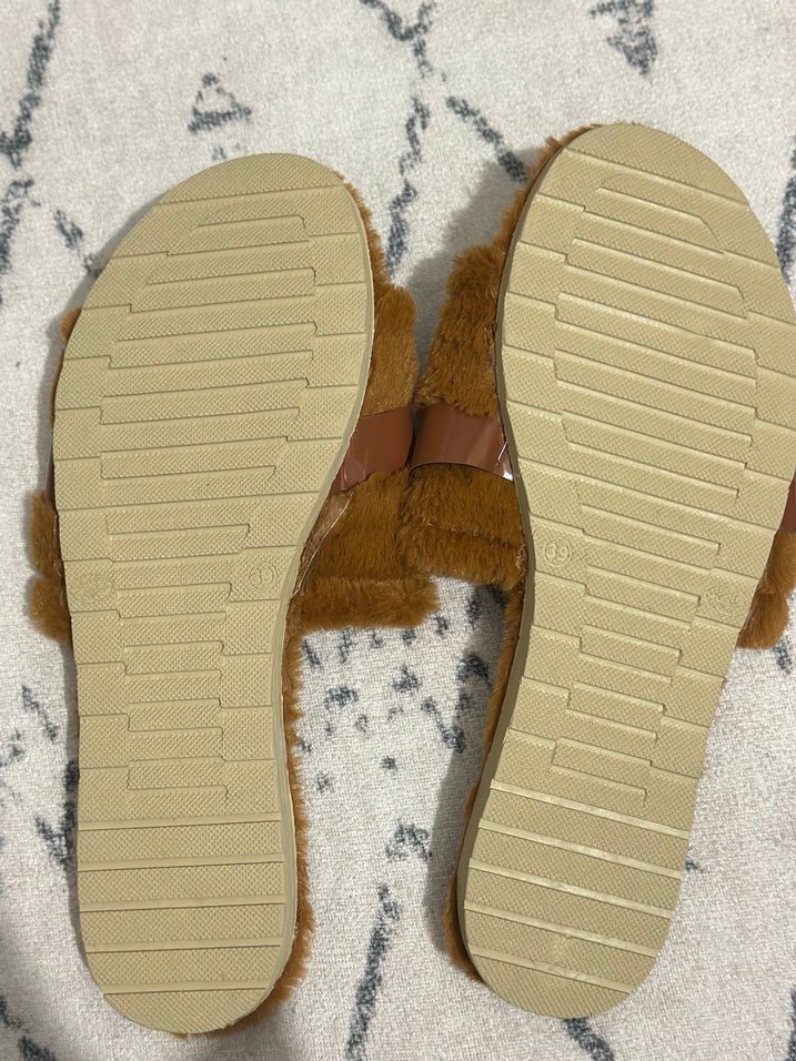 Kahverengi Tokalı Kadın Ev Terliği - Görsel 2