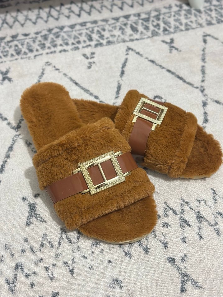 Kahverengi Tokalı Kadın Ev Terliği - Görsel 4