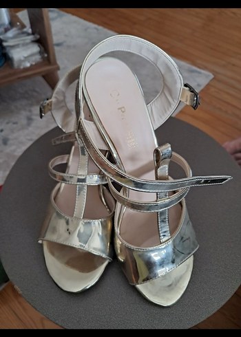 Parlak Altın Tokalı Blok Topuklu Kadın Ayakkabı - Görsel 2