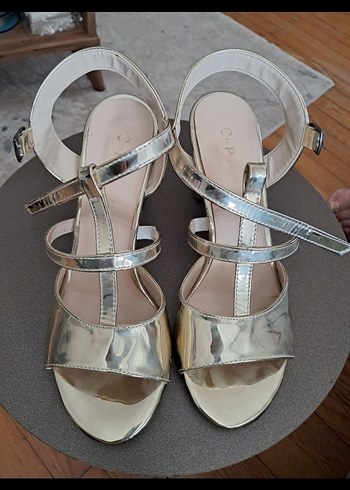 Parlak Altın Tokalı Blok Topuklu Kadın Ayakkabı - Görsel 3