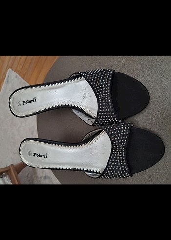 Polaris Siyah Desenli Dolgu Topuk Terlik - Görsel 3