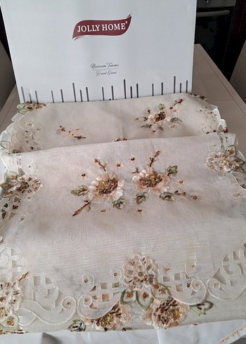 İşlemeli Beyaz Bohem Masa Örtüsü - Görsel 5