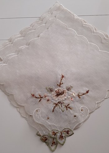 İşlemeli Beyaz Bohem Masa Örtüsü - Görsel 2