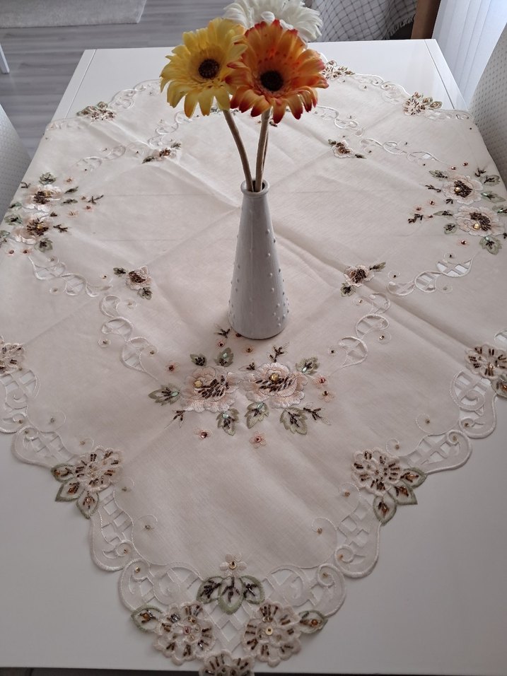 İşlemeli Beyaz Bohem Masa Örtüsü - Görsel 4