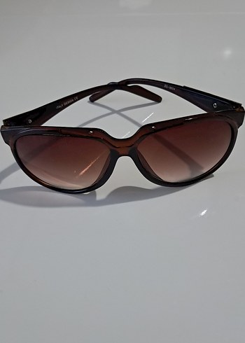 Klasik Şıklıkta Kahverengi Şeffaf Güneş Gözlüğü - Görsel 3