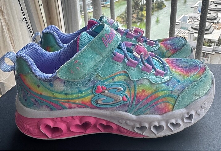 28 Beden Skechers kız çocuk ayakkabı 28 numara
