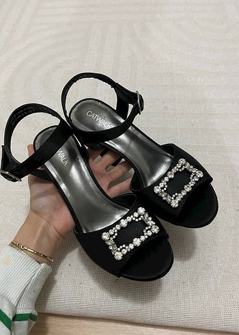 Siyah Rugan Tokalı Blok Topuklu Abiye Ayakkabı - Görsel 3