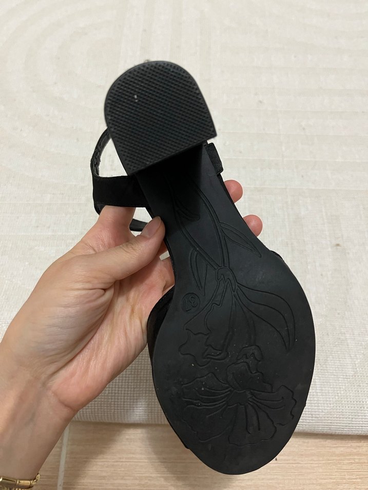 Siyah Rugan Tokalı Blok Topuklu Abiye Ayakkabı - Görsel 2