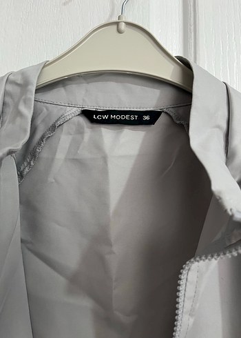 Gri Midi Kadın Yağmurluk Kapüşonlu - Görsel 3