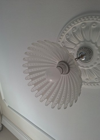Beyaz Tavan Lambası Aksesuarı